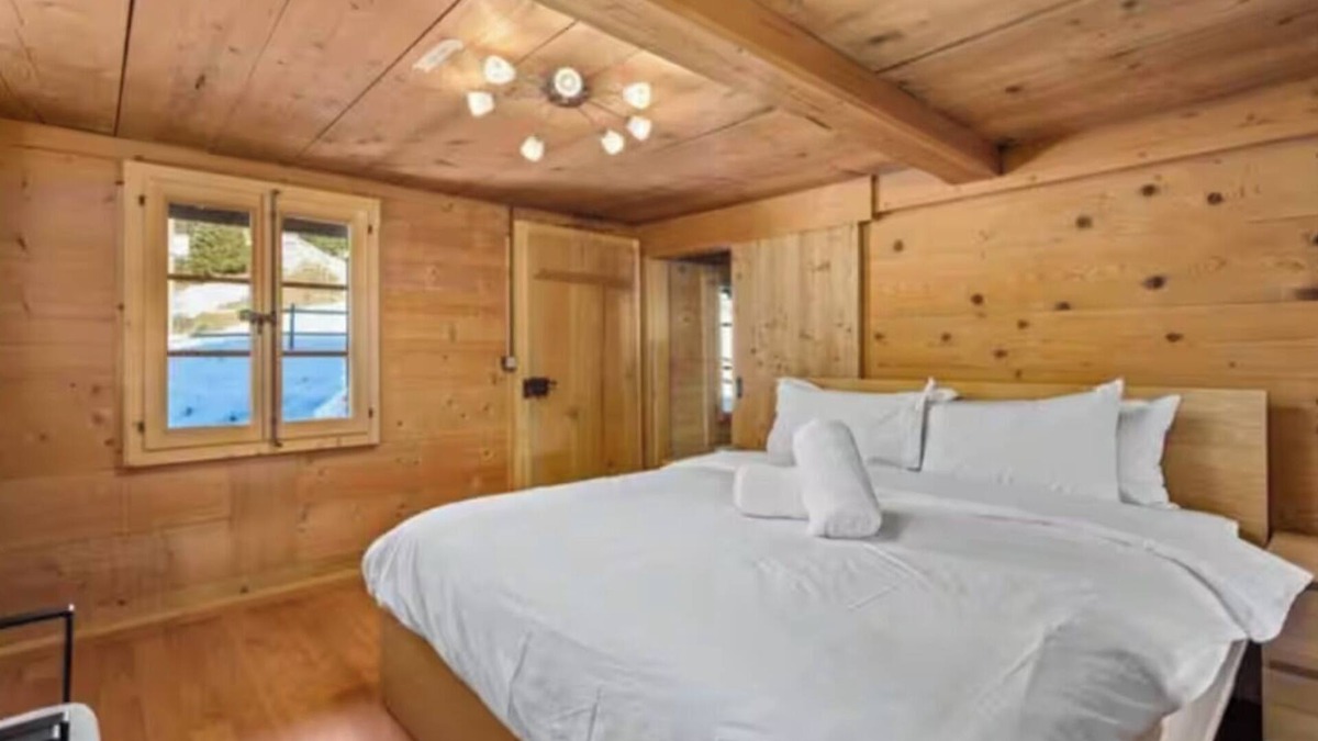 Chateau-d'Oex House | The Gstaad Hideaway – Peaceful Chalet with Mountain Views