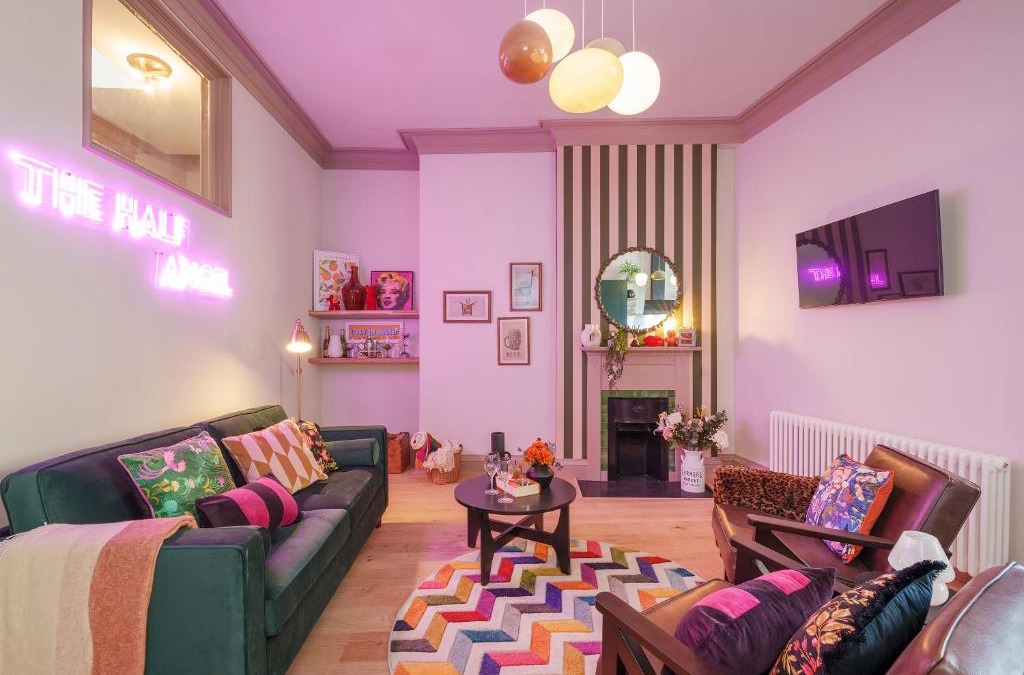 Bristol Old City Apartment | The Half Angel - 1 Bedroom Apartment in Central Bristol by Mint Stays