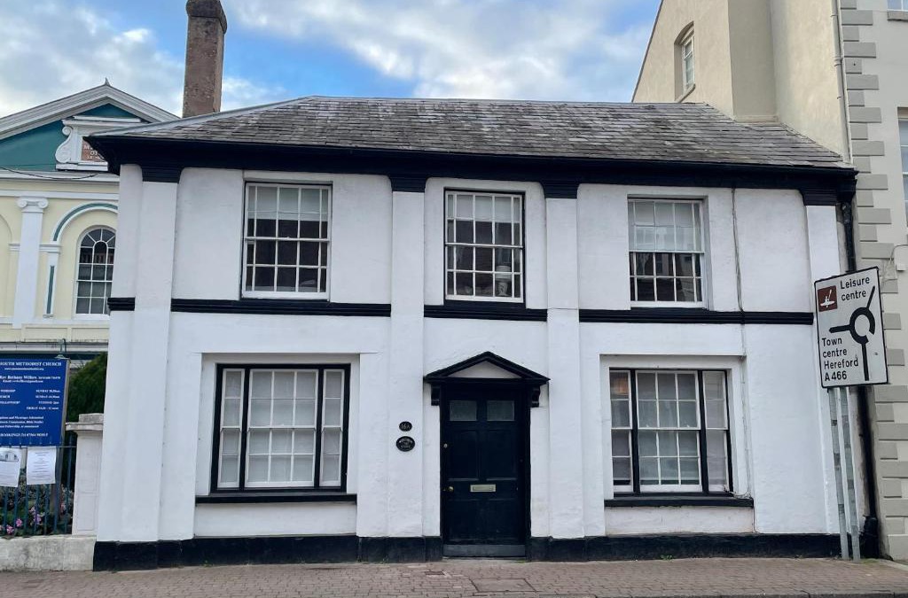 Monmouth House | The Hame