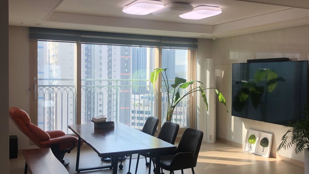 Namyangju Apartment | The Han River and the mountains are also a 15-minute walk away.