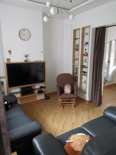 Huddersfield House | The Happy House