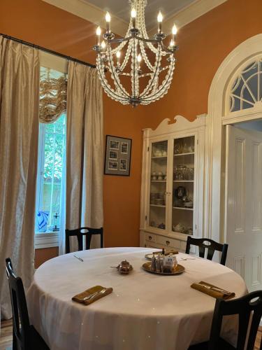 Seventh Ward Bed & Breakfast | The Happy Place #1