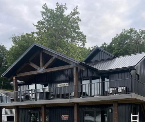 Newaygo Apartment | THE HAPPY PLACE