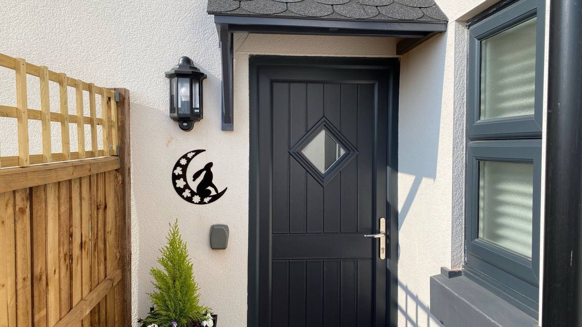 Church Minshull Cottage | THE HARE, romantic, luxury holiday cottage in Worleston