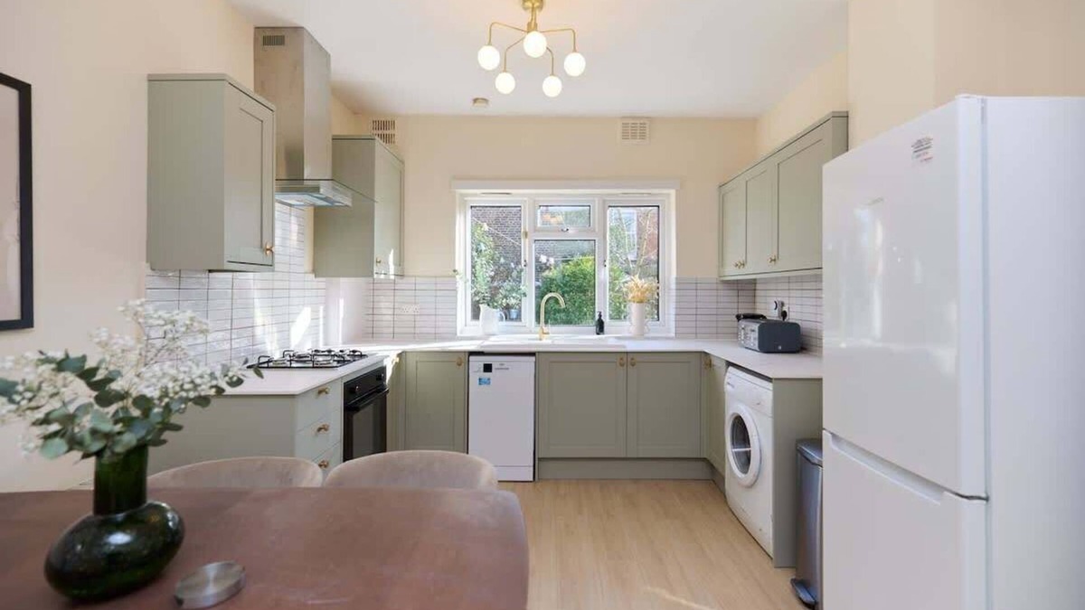 Harlesden Apartment | The Harlesden Retreat - Stunning 1BDR with Garden