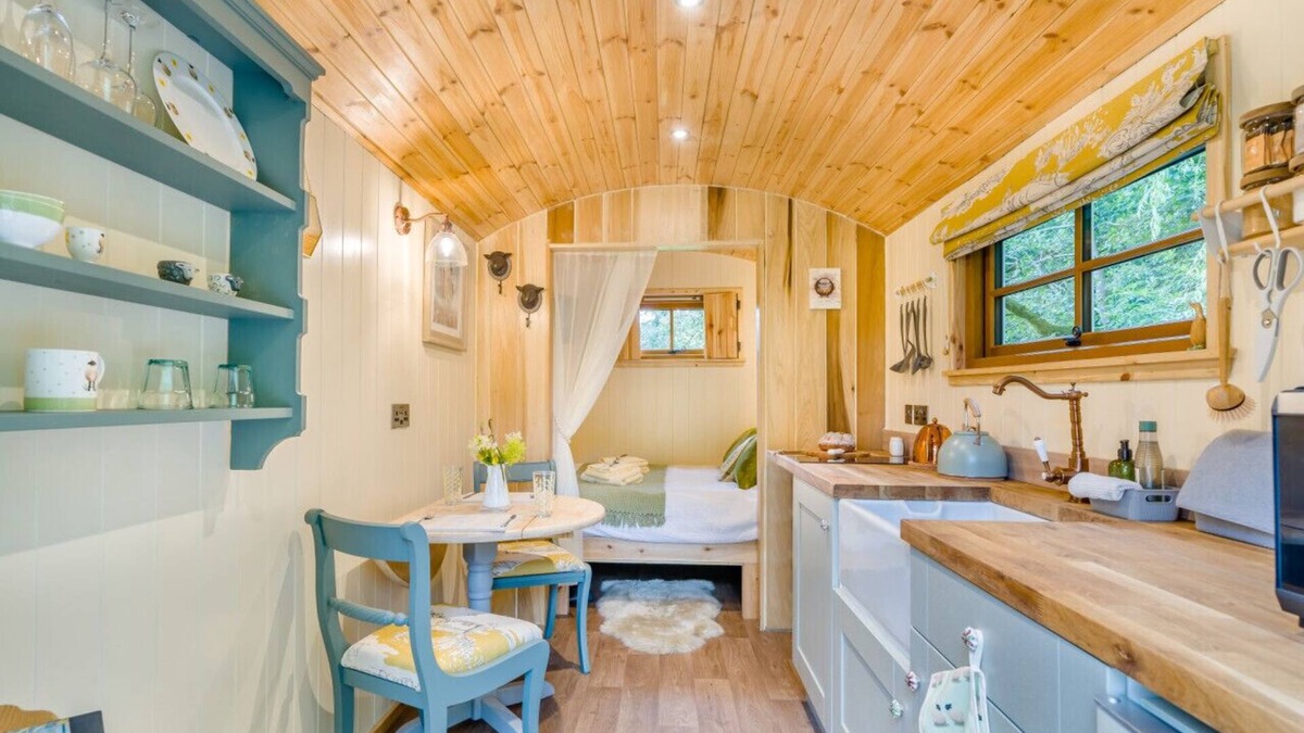 Penrith House | The Harmony Hut - One Bedroom House, Sleeps 2