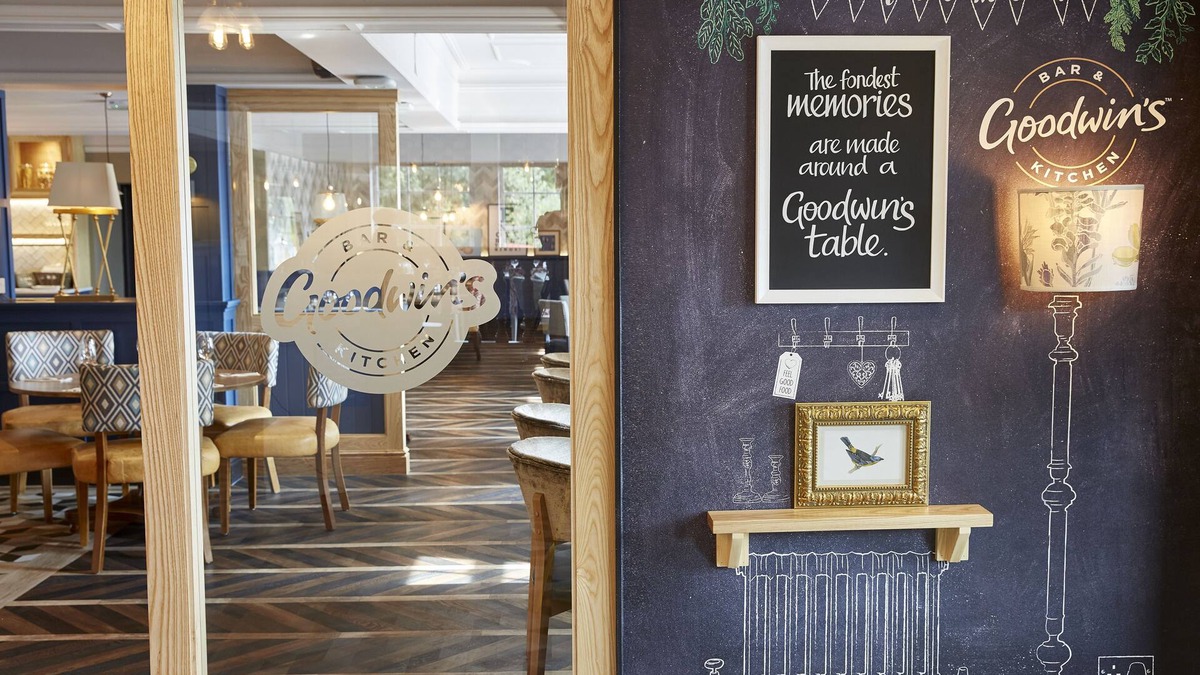 Chorley Hotel | The Hartwood Hall Hotel by Greene King Inns