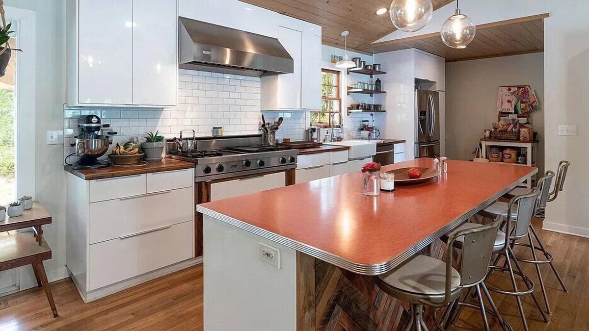 Oxford House | The Hayden, Lovely 4 BR home, 1 mi from the Square