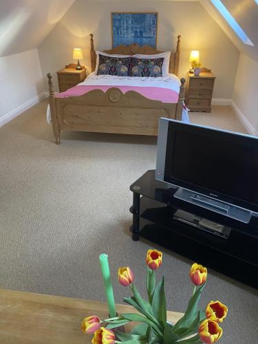Ashmore Green Bed & Breakfast | The Hayloft at Oakwood Barn