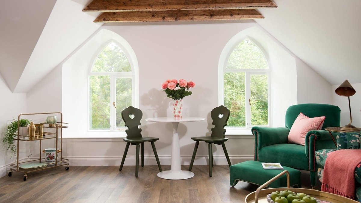 Peebles Cottage | The Hayloft, Kailzie - sleeping 2 guests in one bedroom