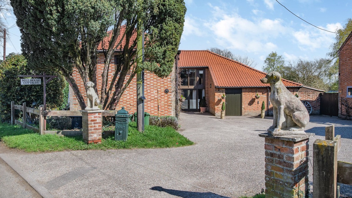 Thetford Cottage | THE HAYLOFT, pet friendly, character holiday cottage in Saham Hills