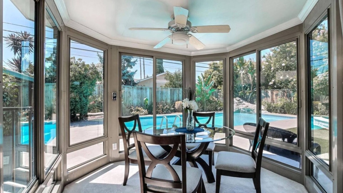 West San Jose Apartment | The heart of silicon valley large suit, 3 minutes to Santana Row