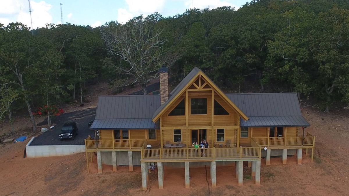 Shiloh Cabin | The Heights Cabin, solid wood log cabin with awesome views