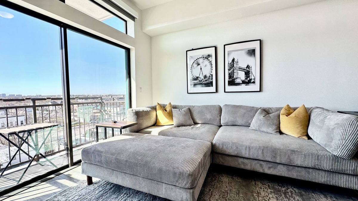 Houston Heights Apartment | The Heights Cozy Stay - Gym&pool 12mins to Midtown and Downtown