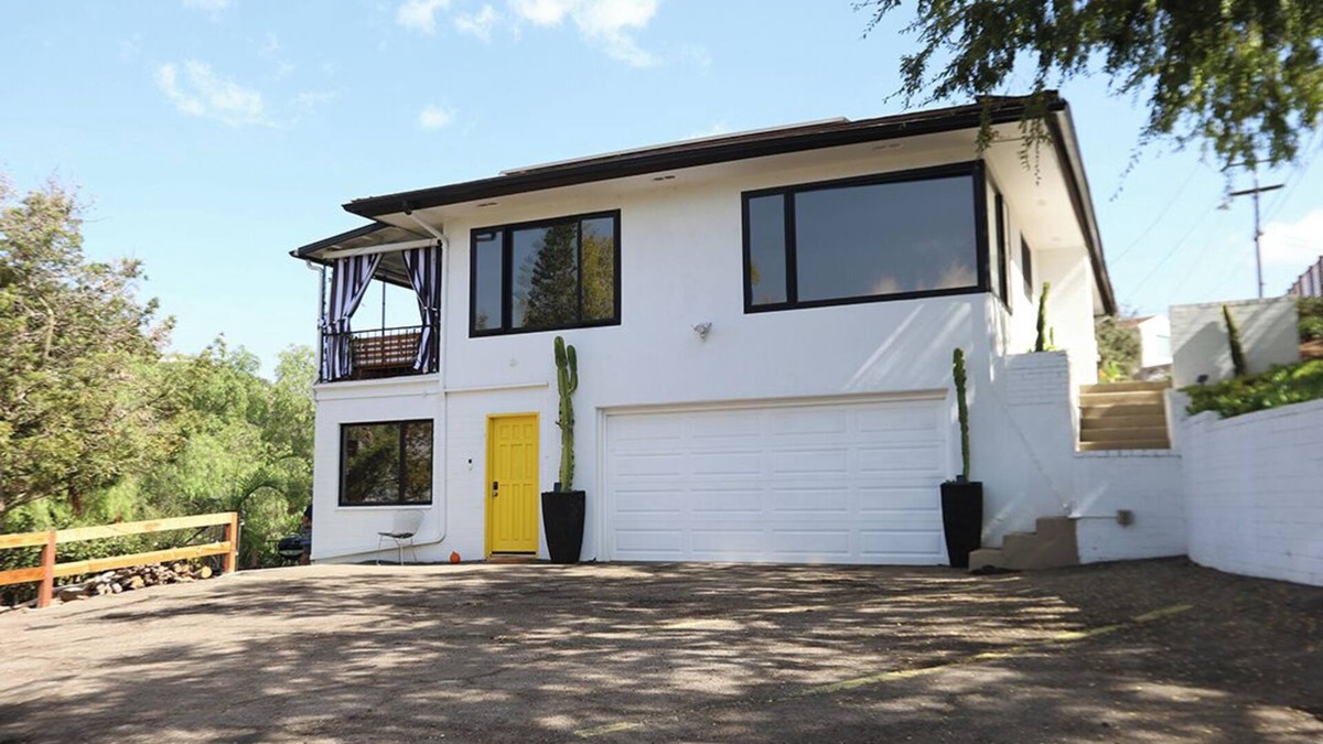 Mount Helix House | The Helix Retreat - Private home w trails, pool, river, tiny home & pool house.