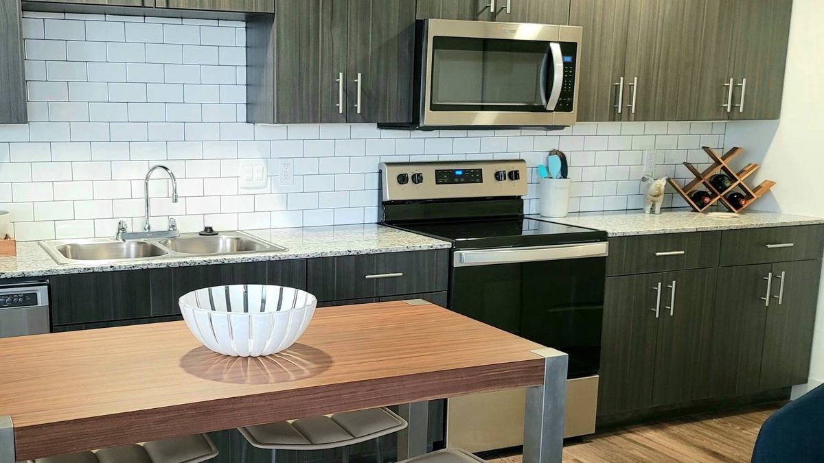 Cherry Street Apartment | The Hemingway NOW OPEN! 405