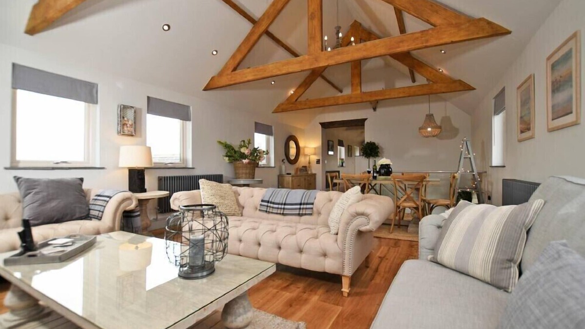 Beadnell Cottage | THE HEMMEL (BEADNELL), pet friendly, with open fire in Beadnell