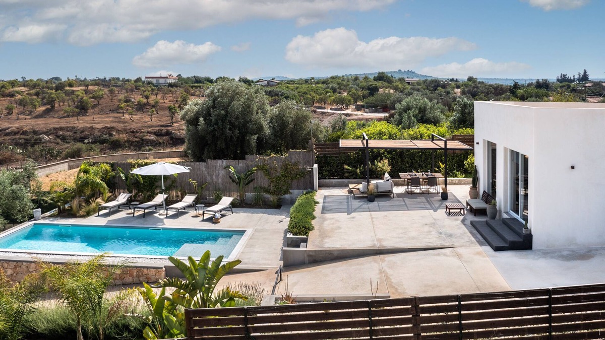 Avola Villa | The hermit Luxury Villa