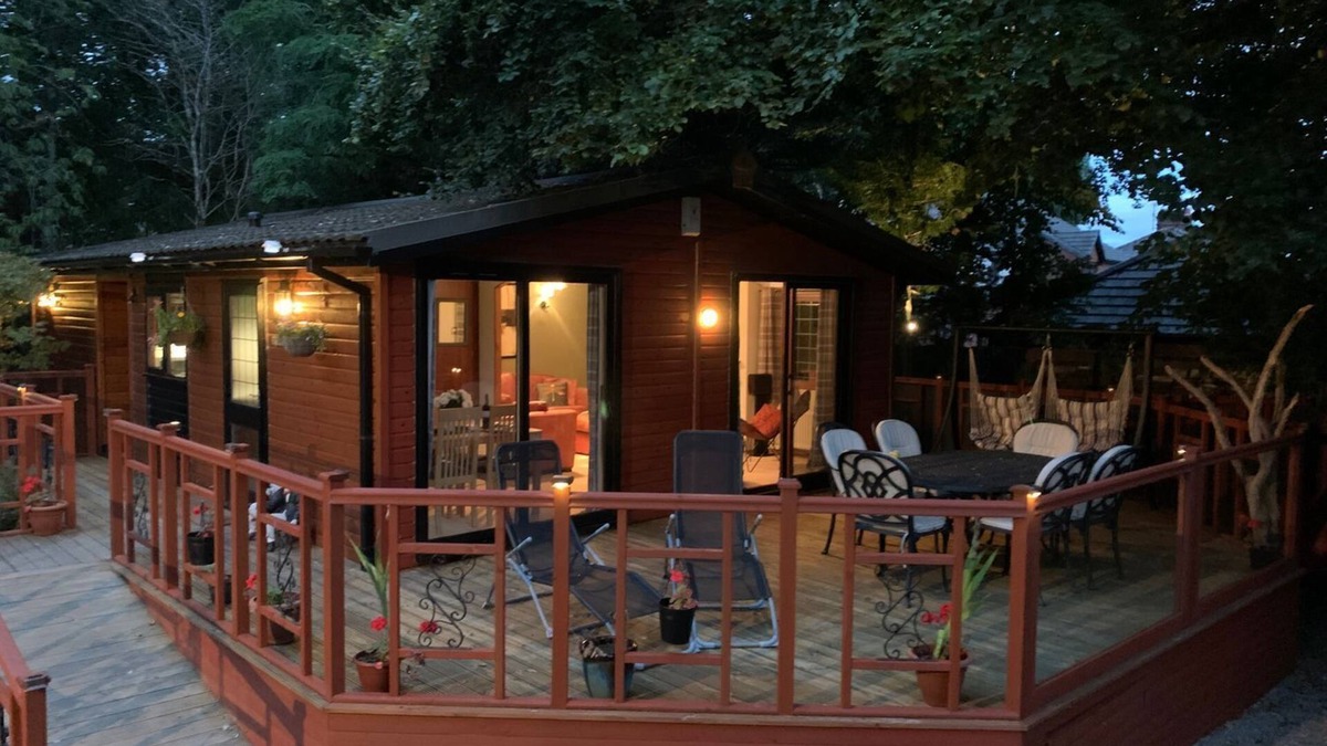 Penrith Cottage | THE HERMITAGE, pet friendly, with hot tub in Penrith