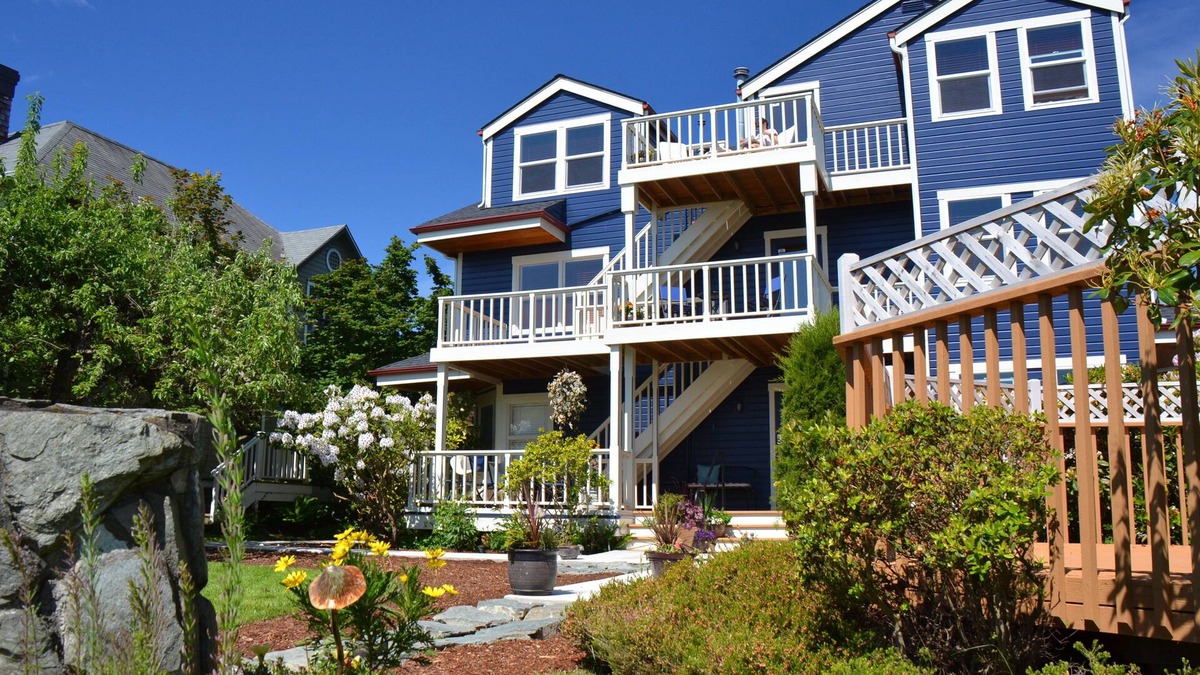 La Conner Bed & Breakfast | The Heron Inn & Day Spa