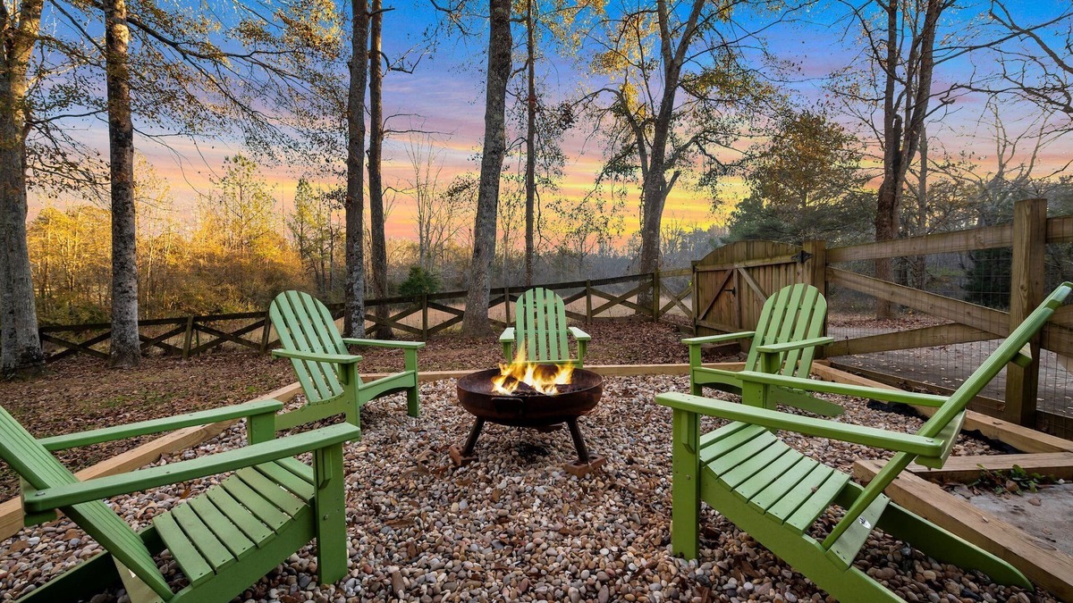 Winston House | The Hidden Gem. nnQuiet, Cozy & only 30 minutes from down town Atlanta.