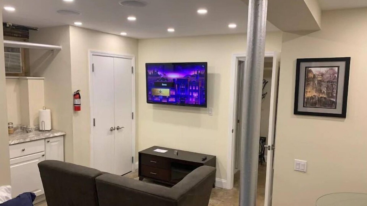 South Side Apartment | The Hidden Gem
