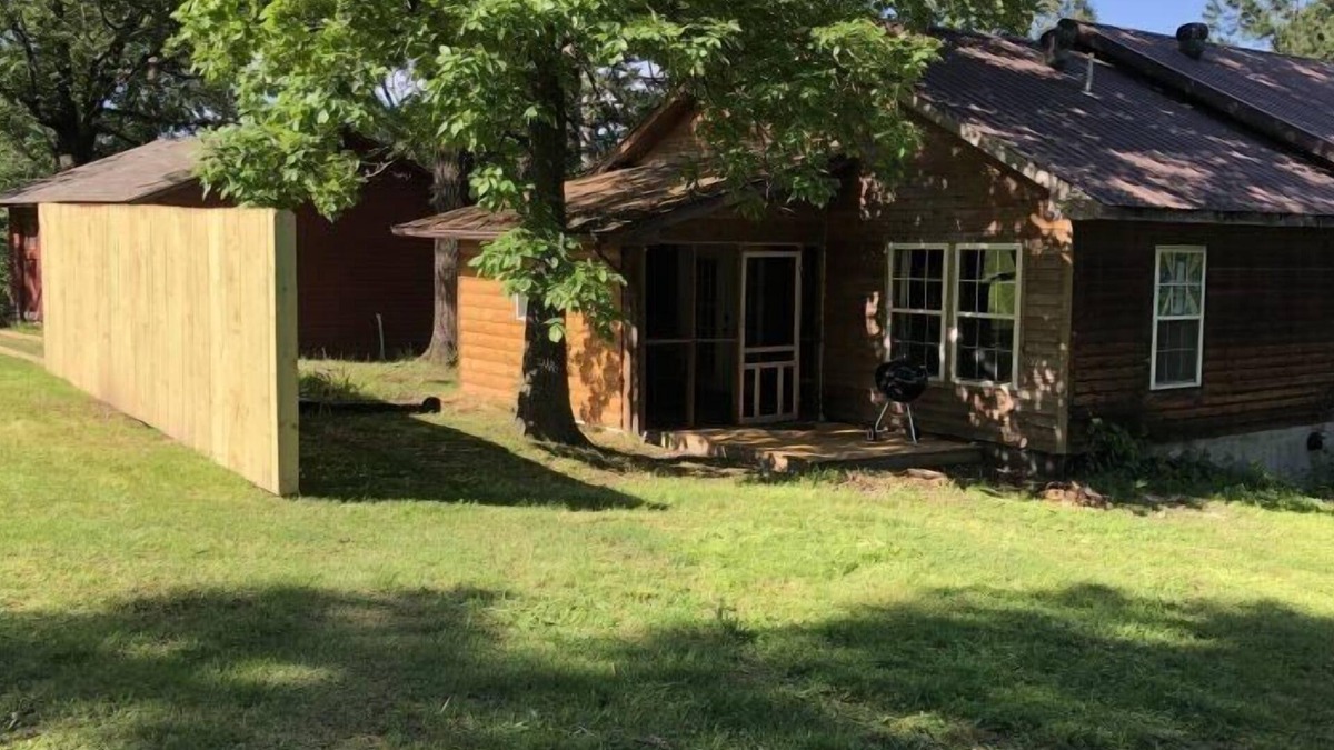 Eureka Springs Apartment | The Hideaway at Bear Mountain Log Cabins