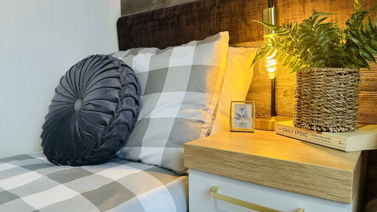 Cayton Bay House | The Hideaway, Cayton Bay