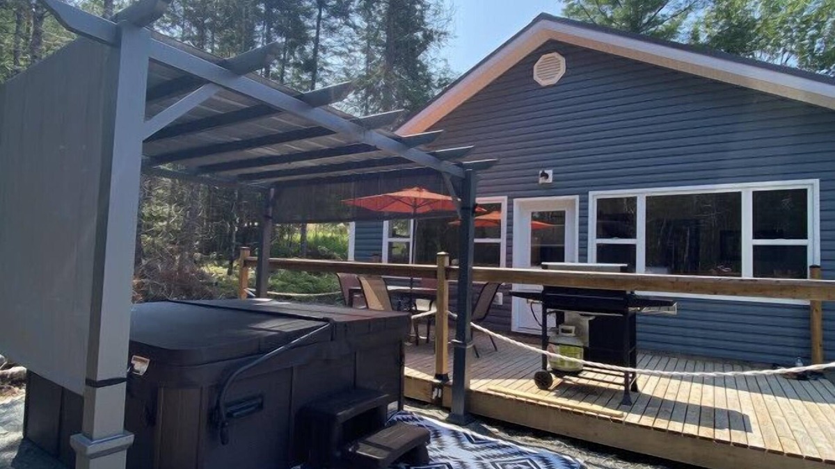Saint Croix Cottage | The Hideaway Cottage with Hot tub