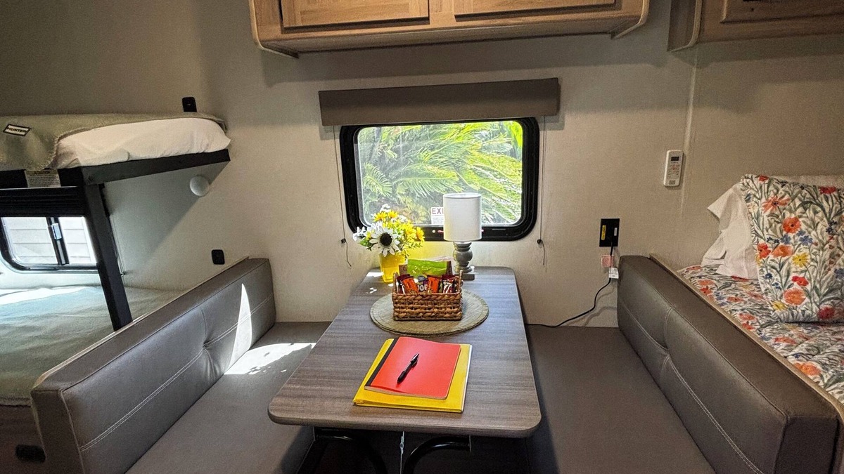 Port Wentworth House | The Hideaway – Cozy Camper w/Pool Access, 15 Mins to Savannah