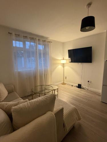 Watford Apartment | The Hideaway