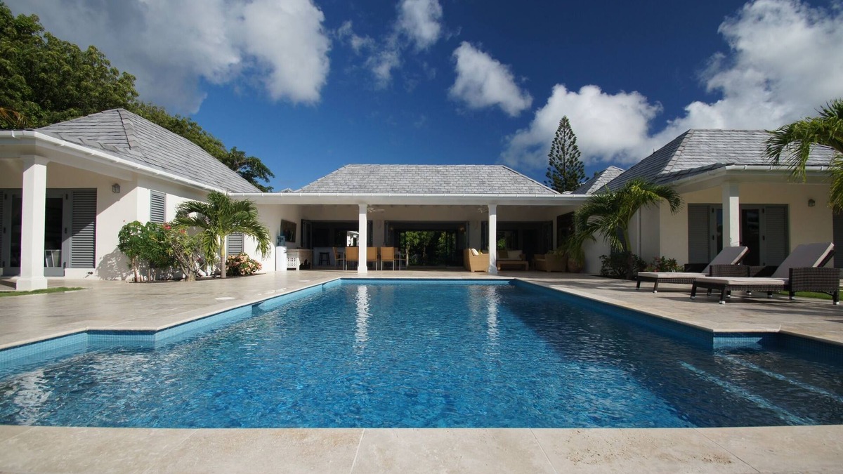 English Harbour House | The Hill Club - 4 bed villa with pool & stunning views over English Harbour.