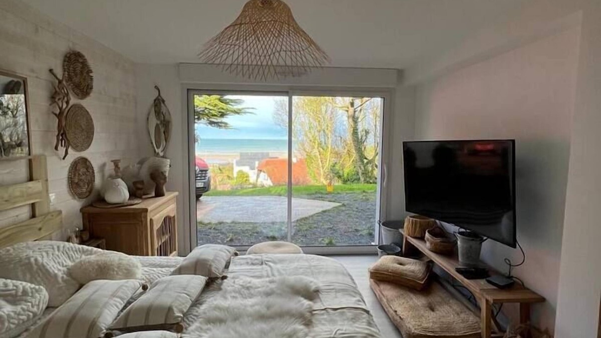 Saint-Laurent-sur-Mer House | The hills of Omaha