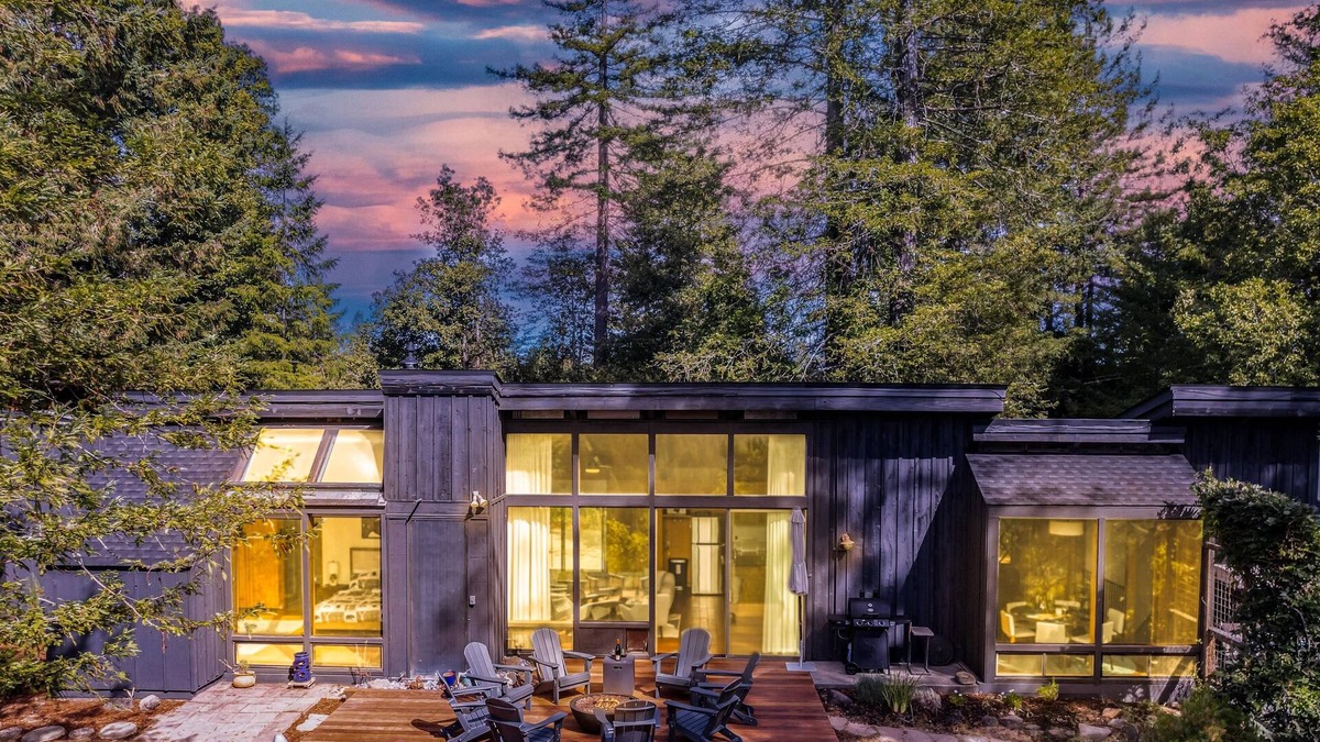 Guerneville Villa | The Hilltop - 5acre Oasis, Views, Hot Tub, Game Room