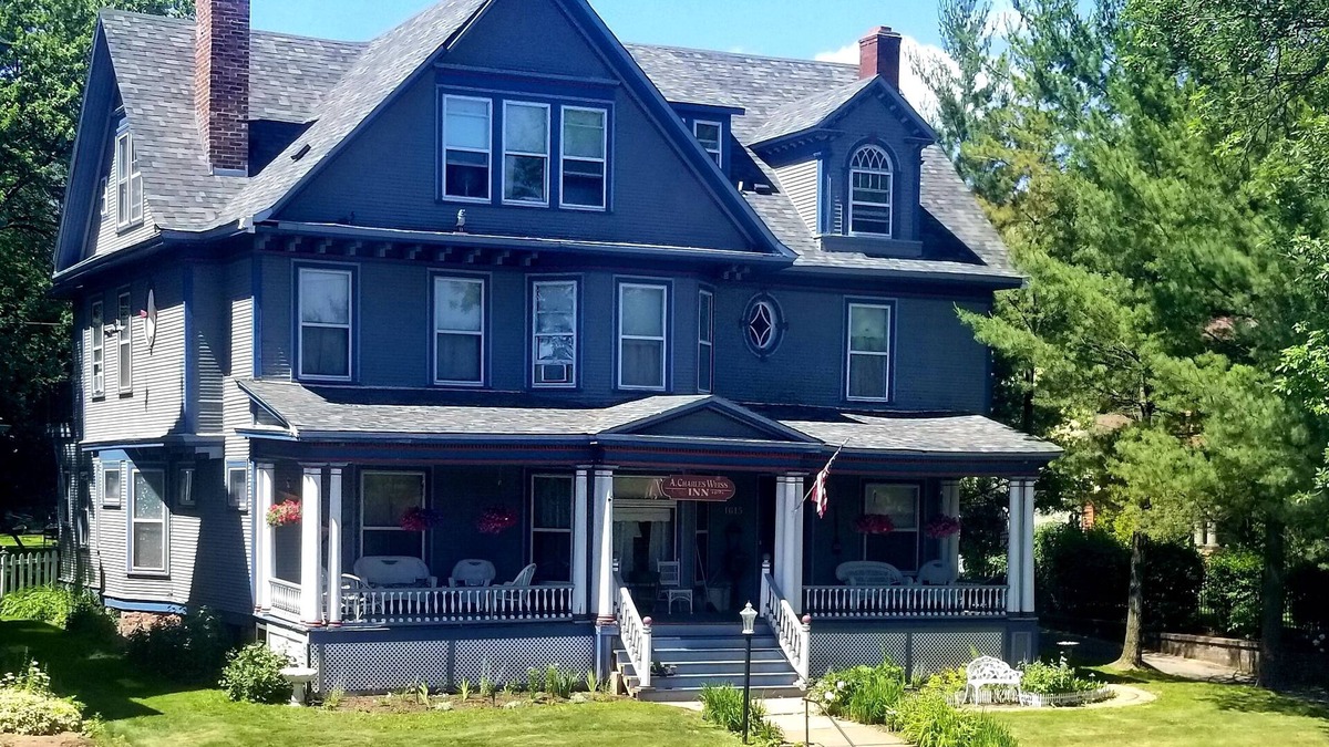 Endion House | The Historic A. Charles Weiss Home.only 3 blocks away from Lakewalk!