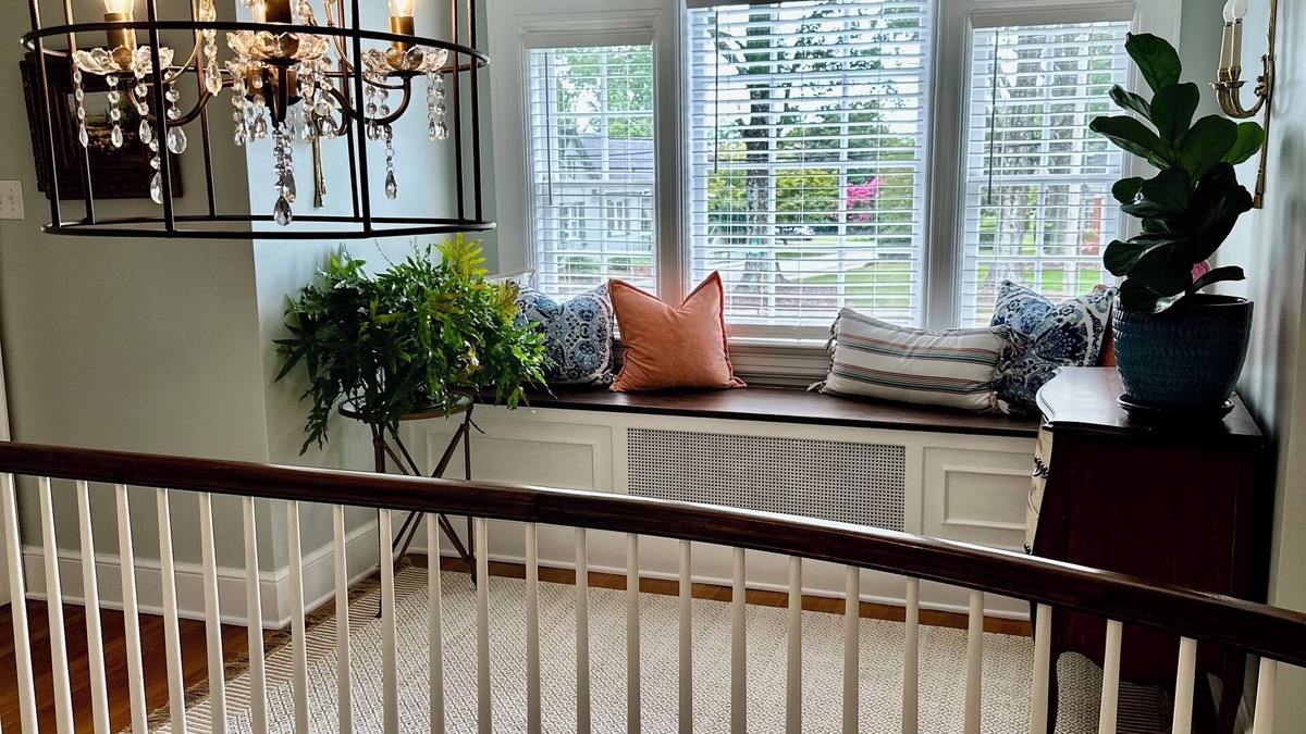 Newton Bed & Breakfast | The Holly and Ivy Inn
