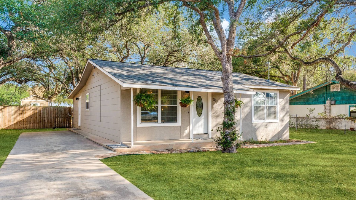Universal City House | The Home away from Home