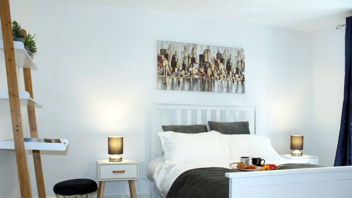 Peterborough House | The Homecations - Pearl by MT Property