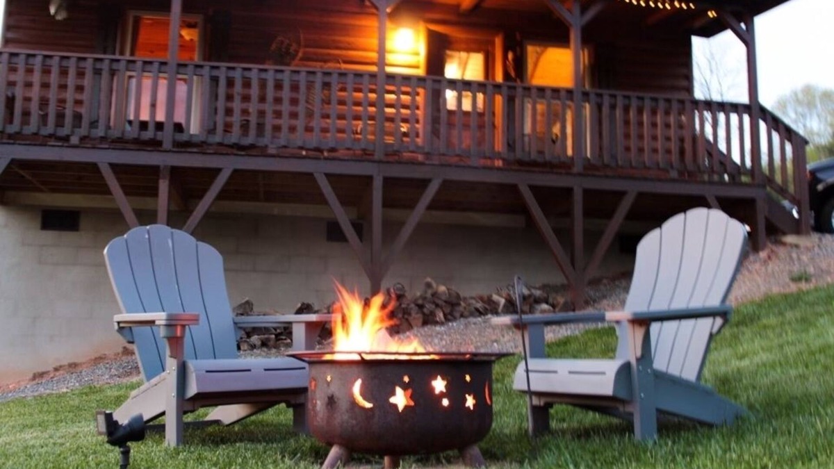 Black Mountain Cabin | The Hoot Owl - New Cabin in Black Mountain w/views & discount Biltmore tickets!