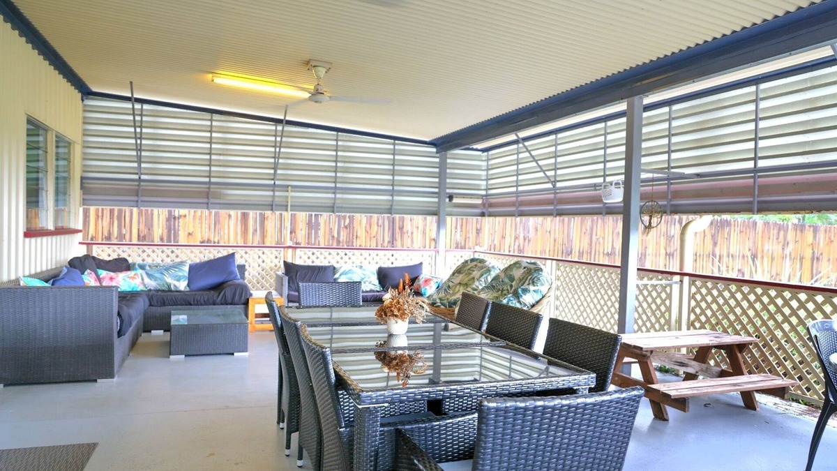 Kurrimine Beach House | The Hopeful Hut: Family, Pets & Fishing! Welcome to Your Beachside Escape :)