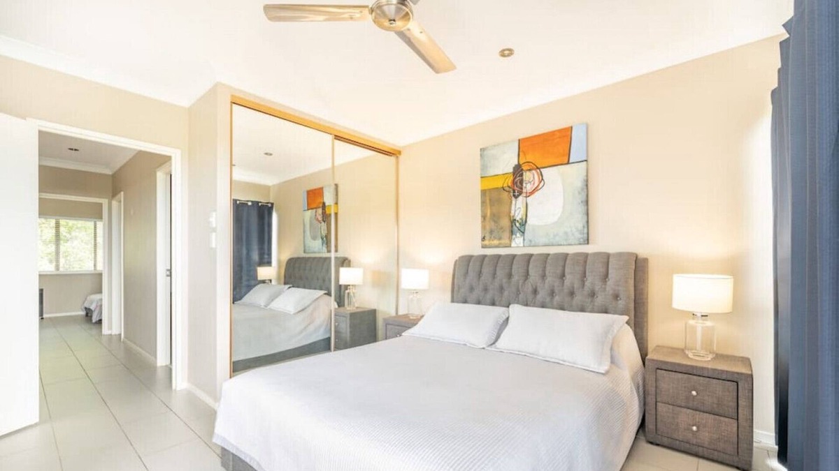 Cannonvale Apartment | The Horizon coral sea views Cannonvale