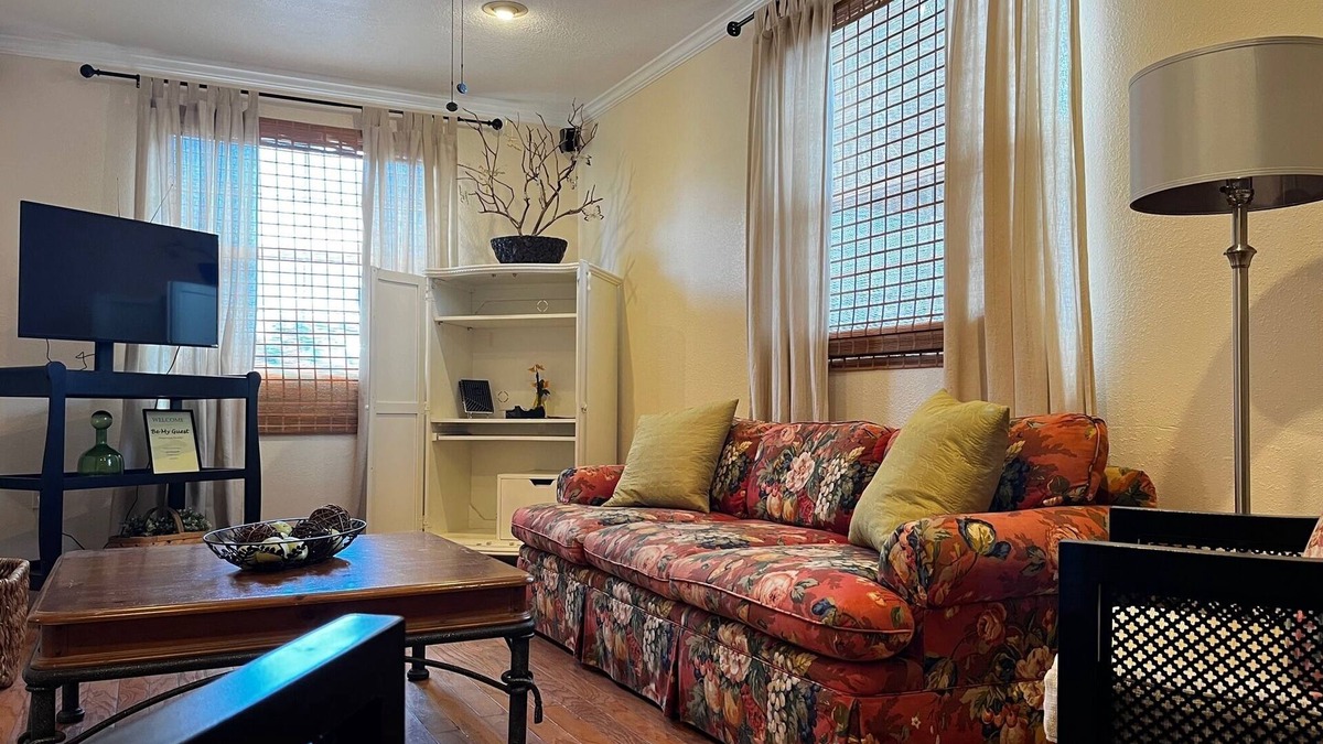 Tampa House | The House Close to Downtown/Airport and Stadium
