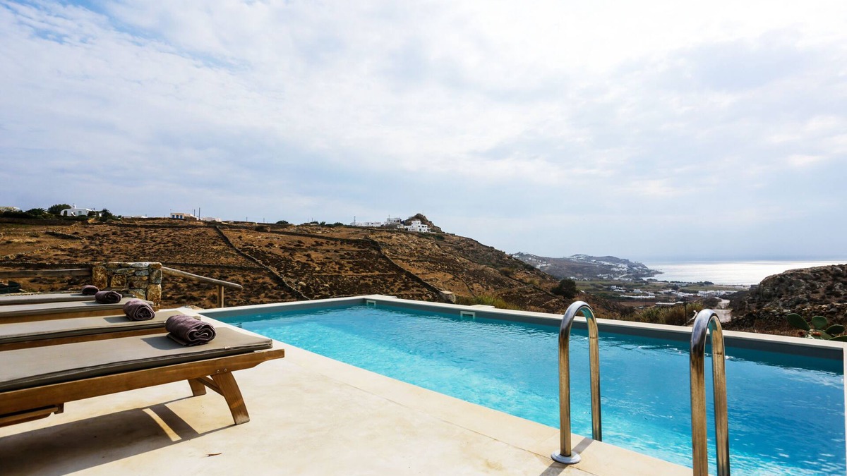 Xilokeratidi Villa | THE HOUSE IN THE FIELD WITH THE AMAZING SEA VIEW