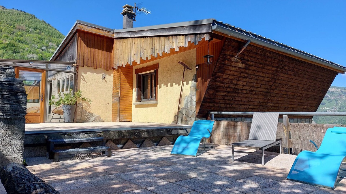 Mont-de-Lans Apartment | The House of Charlie Les 2 Alpes.