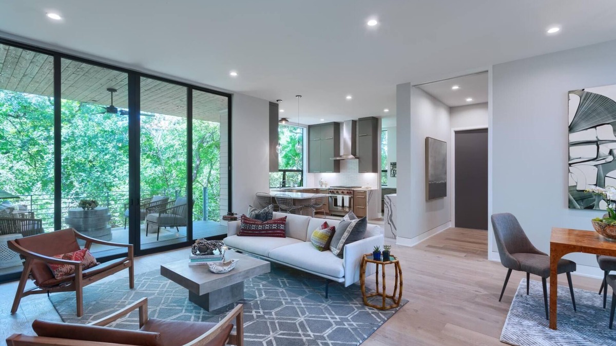 Barton Heights House | The House of Yes- Luxury Urban Farm House. Walking distance to downtown