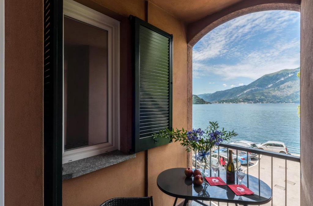 Fiumelatte Apartment | The house with red sunsets