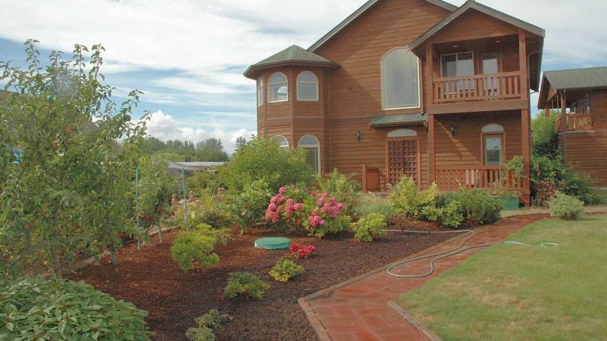 Sequim House | The House With Sea & Mountain Views, Sauna, Hot Tub, Jacuzzi, Free EV charge