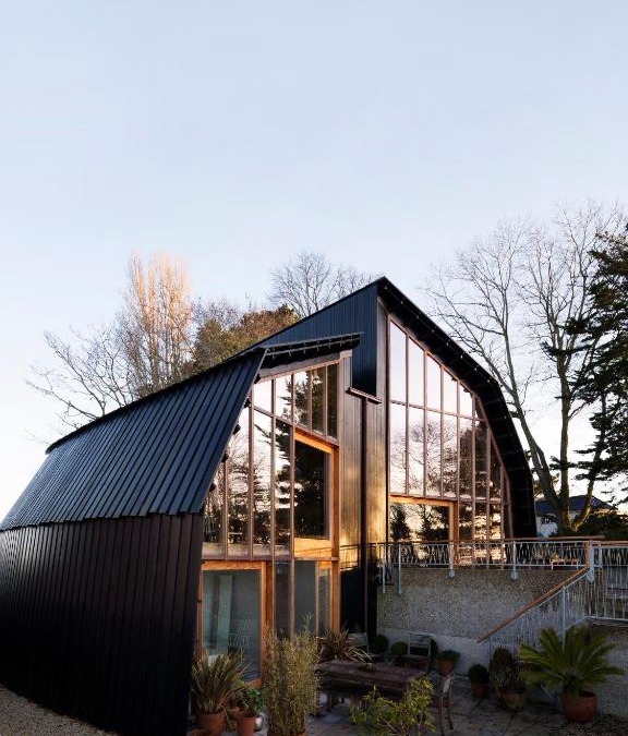 Hamworthy Villa | The Houseboat