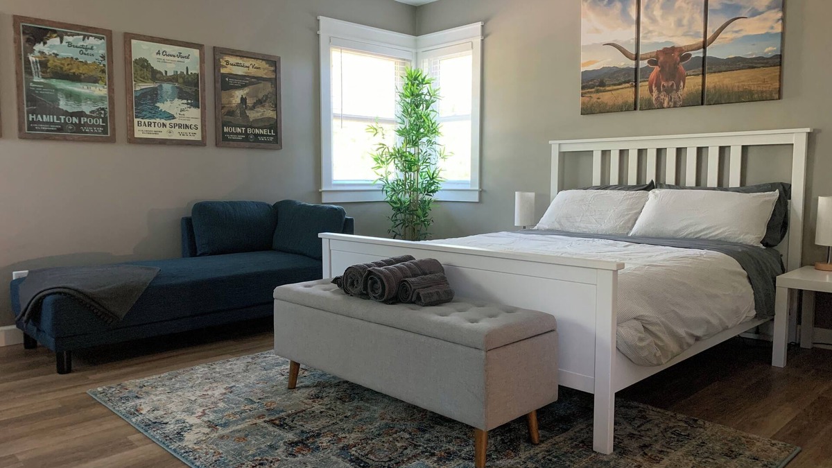 Hancock Apartment | The Hyde Park Hideaway - Centrally-Located, Cozy Guesthouse - Explore ATX!