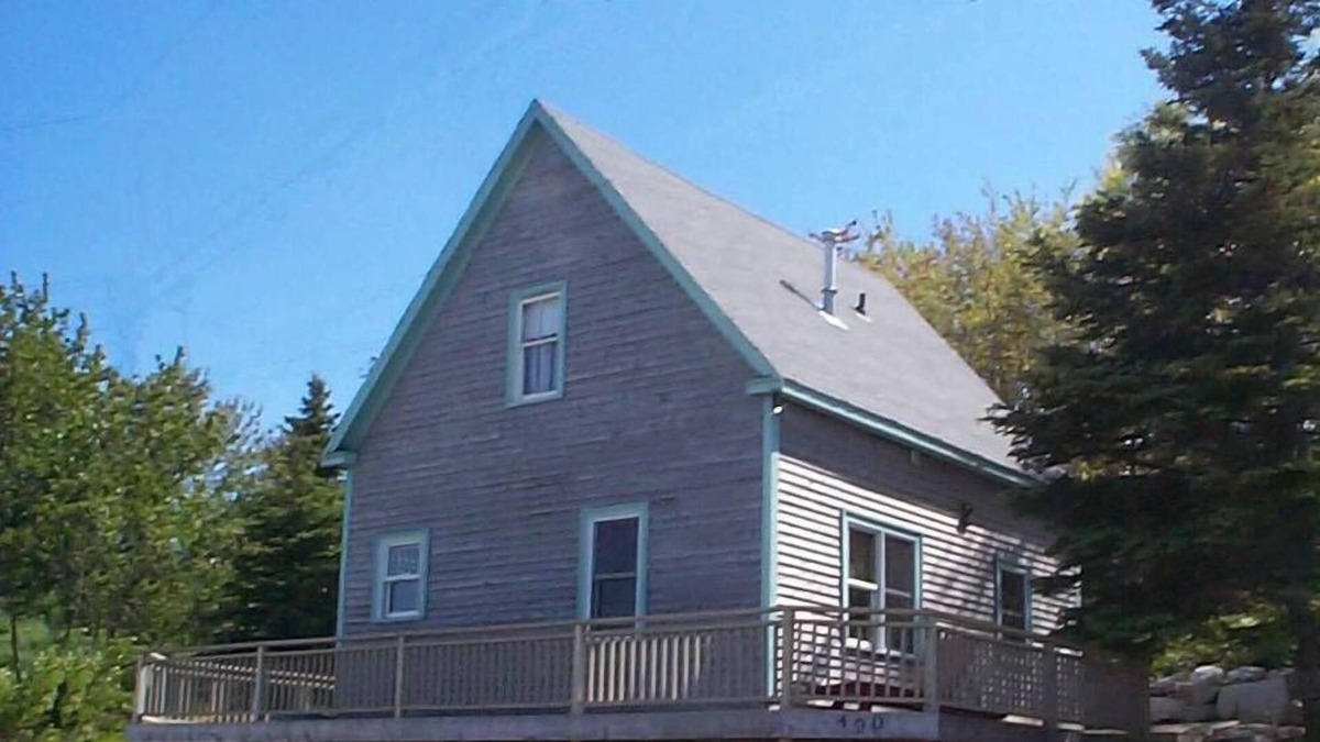 Mill Cove Cottage | The Ice House - Seaside Surrender